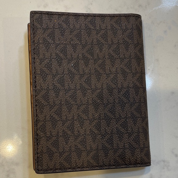 NWOT Michael Kors Dark Brown Logo Passport Cover - Picture 5 of 5